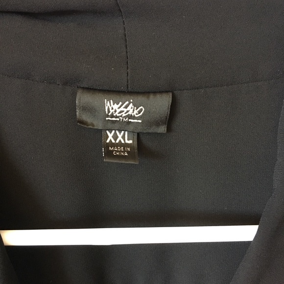 Blouse - Picture 2 of 2